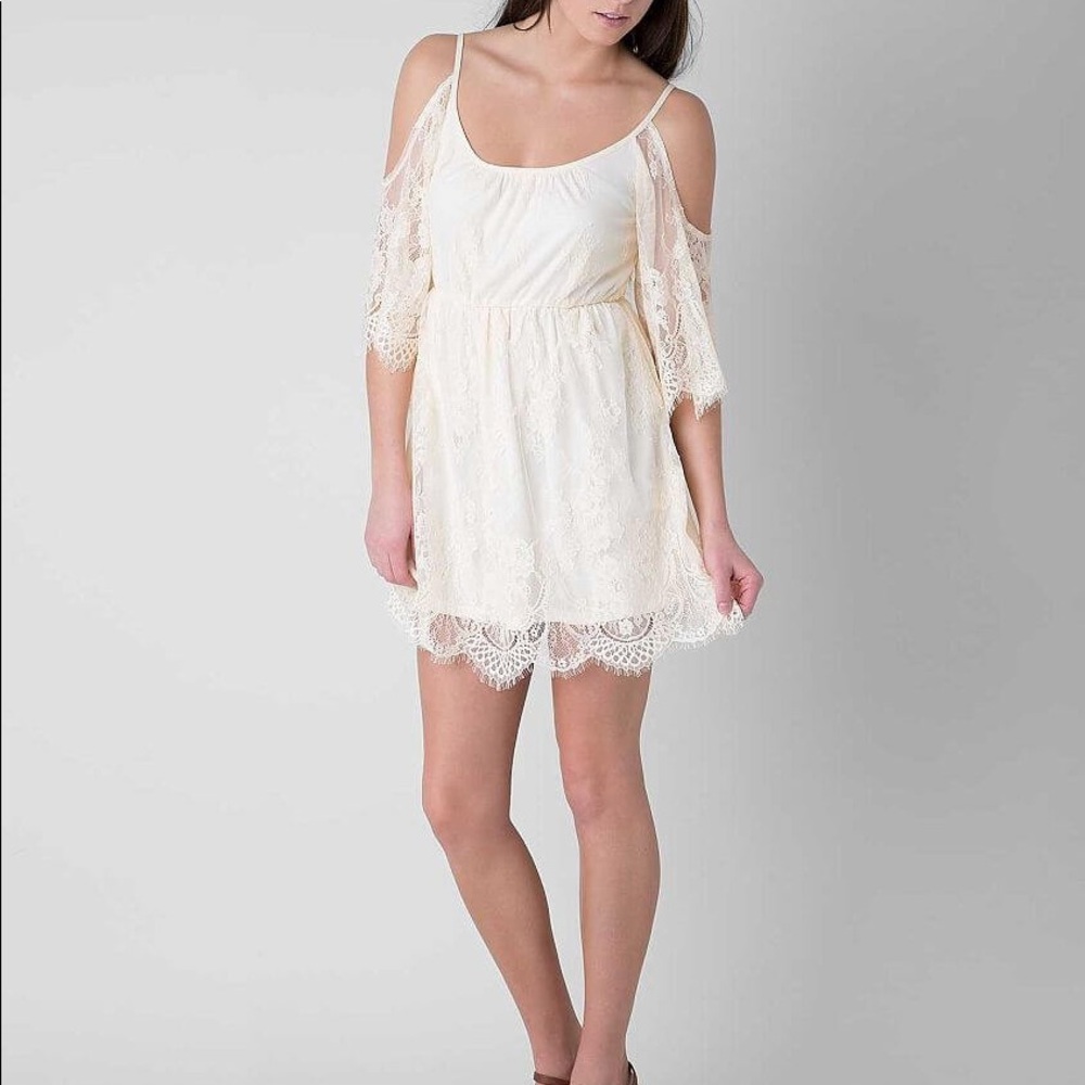 TAYLOR & SAGE lace cold shoulder dress